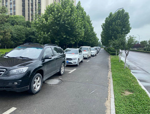 小区路边停车
